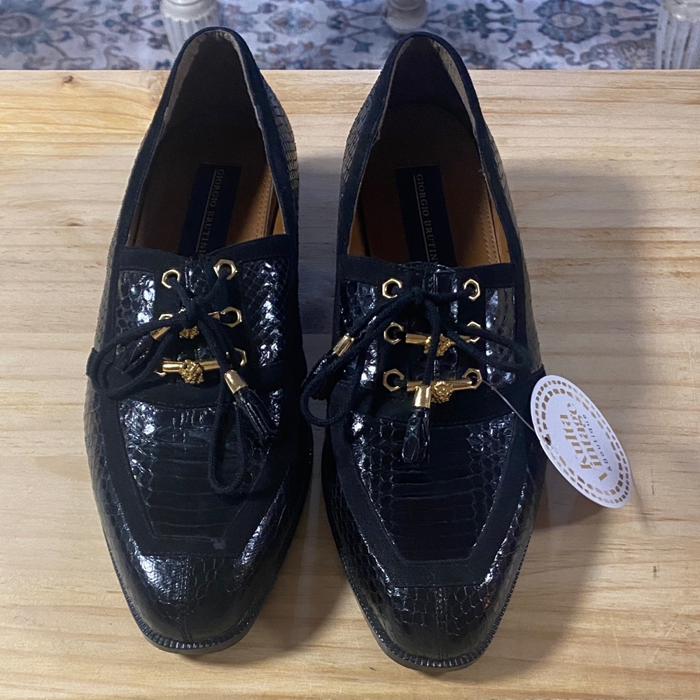 Black Crocodile Embossed Lace-Up Shoes size 9